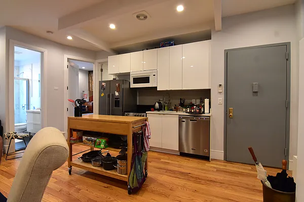 Rented by Douglas Elliman | media 20