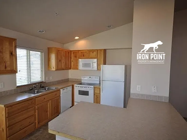 2107 E Whispering Willow Ln — Photo 7