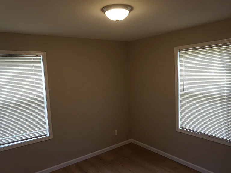 29134 Glenwood St — Photo 7