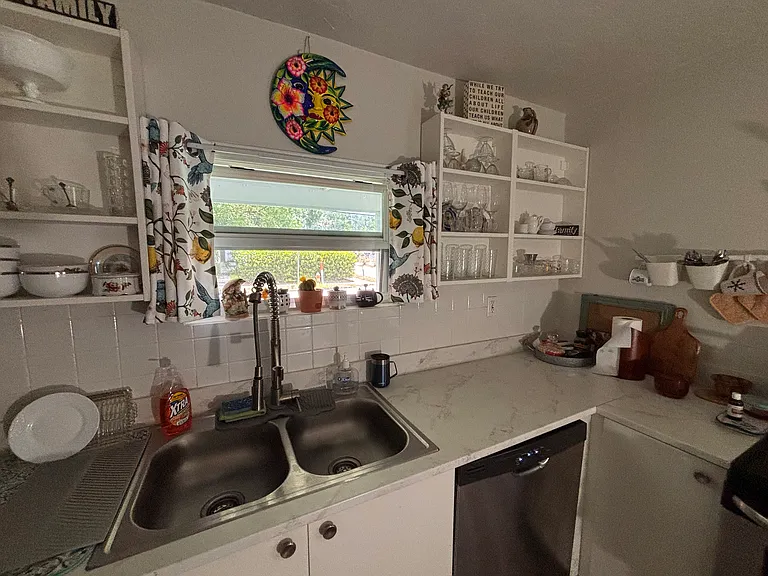 400 Vine Ave — Photo 17