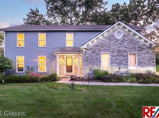 5425 Langlewood Dr, West Bloomfield, MI 48322