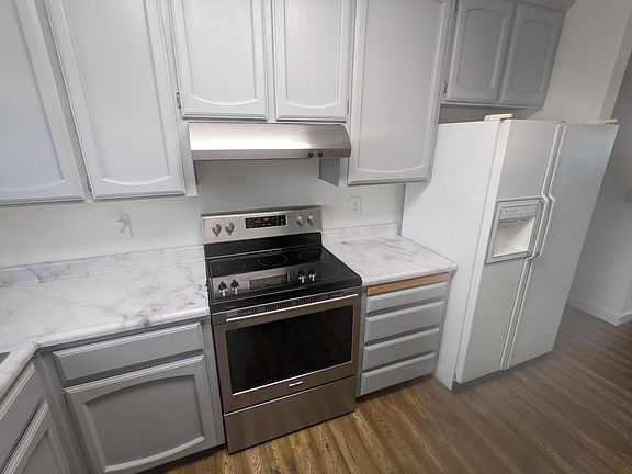 New stove and lots of counter space