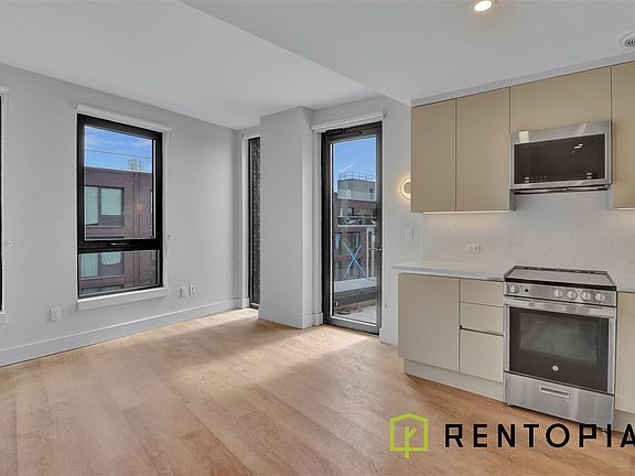 3rd image of 130 Hope St #710C