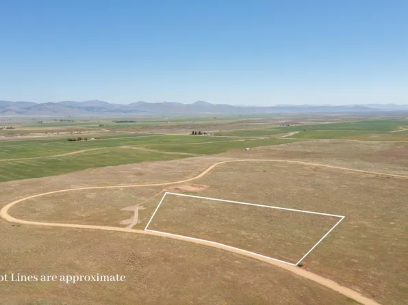3 Redtail Ln, Fairfield, ID 83327