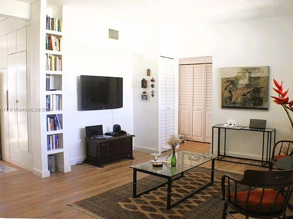 4th image of 8620 Byron Ave APT 8A