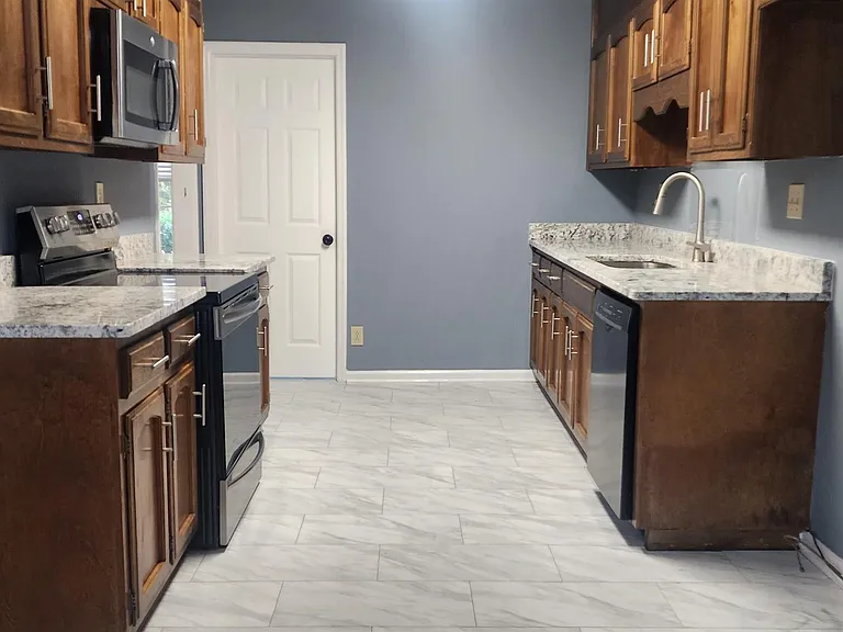 1006 Wood Cir — Photo 8