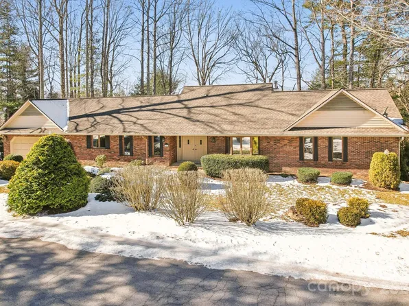 151 Kalmia Terrace Ct, Hendersonville, NC 28739