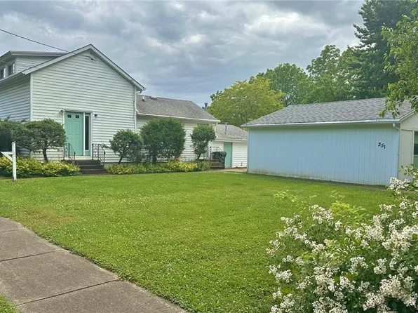 351 3rd St, Youngstown, NY 14174