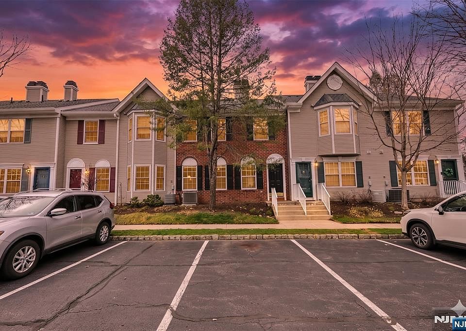 1st image of 2071 Drake Court