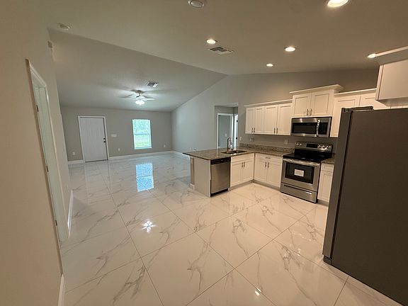 3rd image of 702 W 13th St