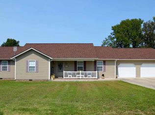 15261 Edgewood Dr, Dexter, MO 63841