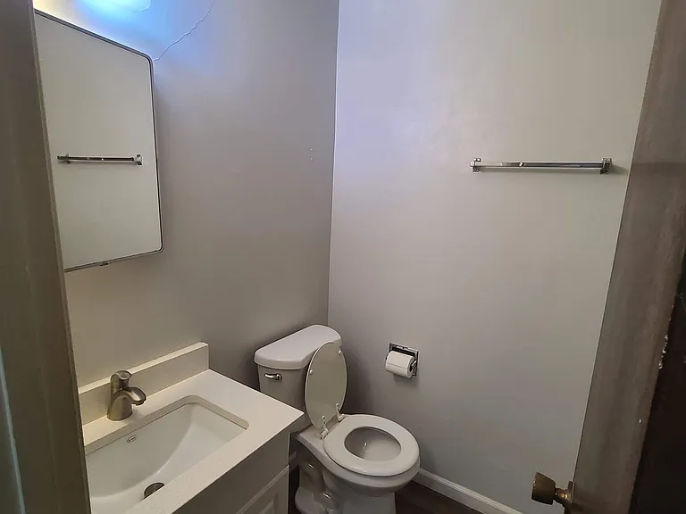 745 F St #5 — Photo 8