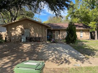 1827 Guinevere St, Arlington, TX 76014