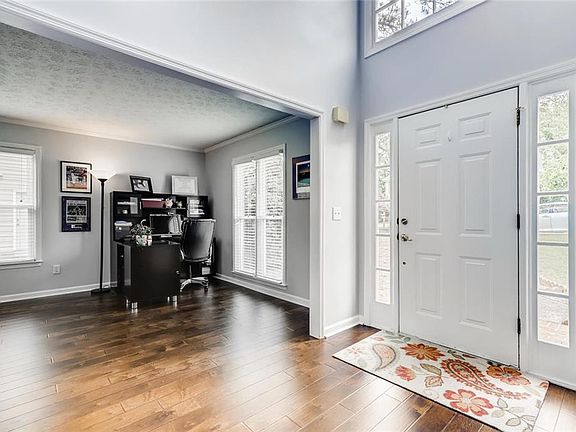 2nd image of 4822 Helga Way NE