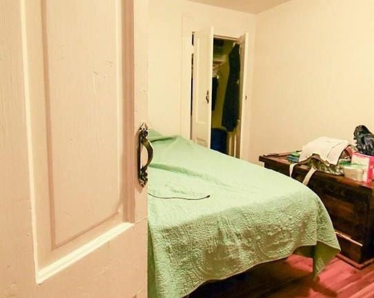 3rd image of 217 Dewey Ave