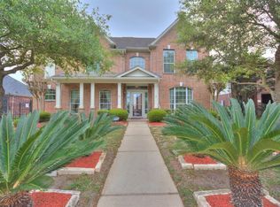 9205 Sunbonnet Dr, Pearland, TX 77584