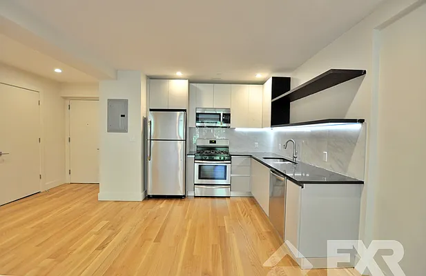 Rented by EXR | media 20