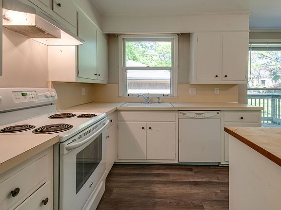 5th image of 3705 Sycamore Ln #A