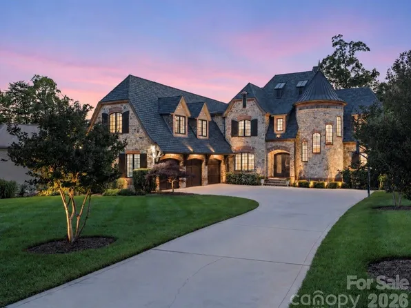 444 Bay Harbour Rd, Mooresville, NC 28117