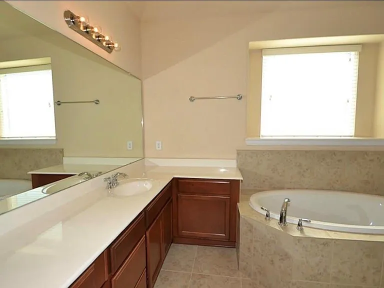 7219 Pearl Terrace Ln — Photo 29