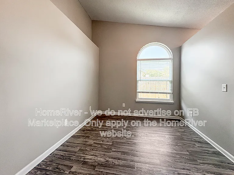 7966 Amandas Crossing Dr E — Photo 7