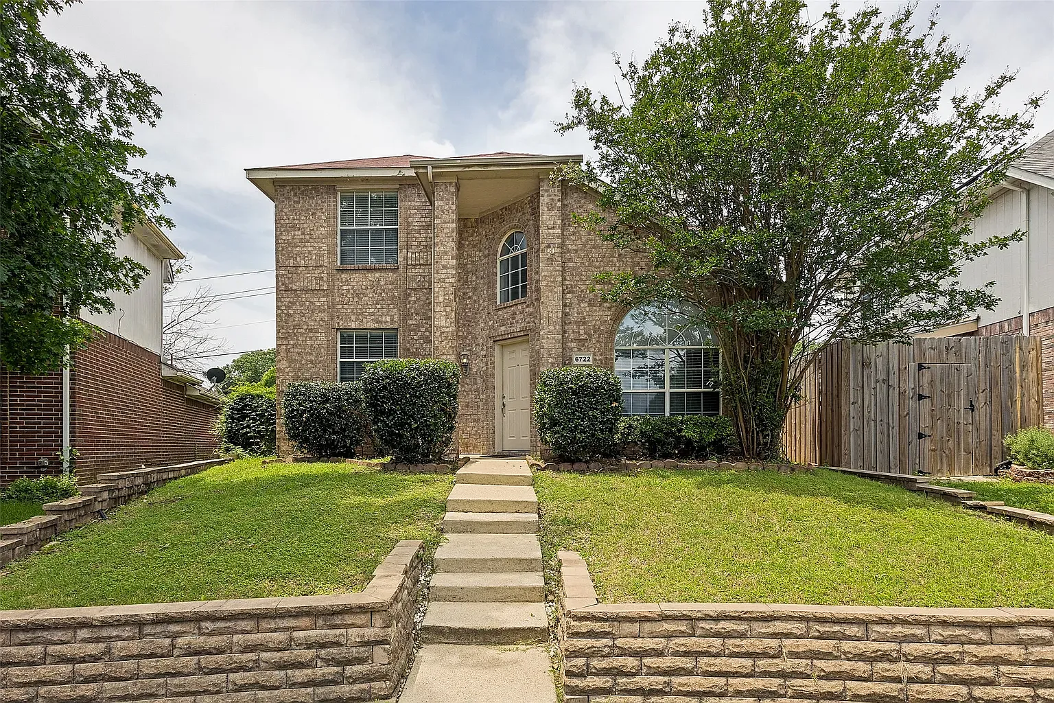 3 bed, 1558 sqft, $2,100 — Photo 1