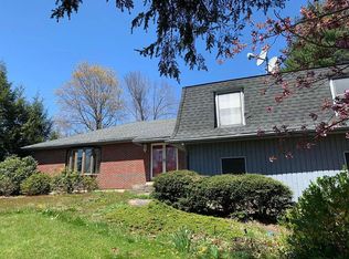 15 Robeth Ln, Wethersfield, CT 06109