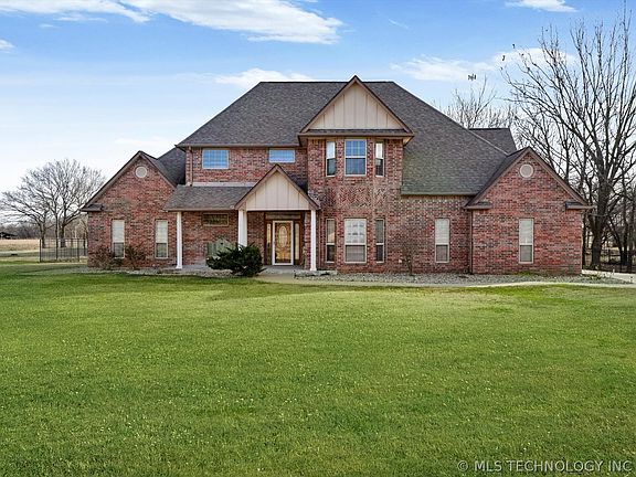 2nd image of 40040 N 3988th Rd