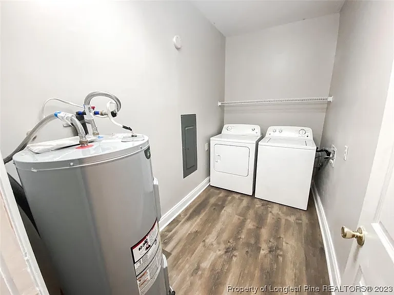 302 E 13th St — Photo 14