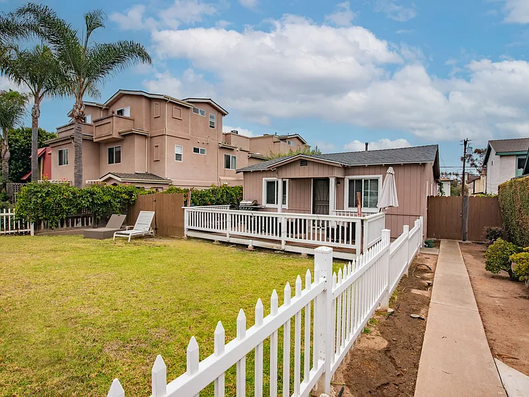 2251 Felspar St — Photo 29
