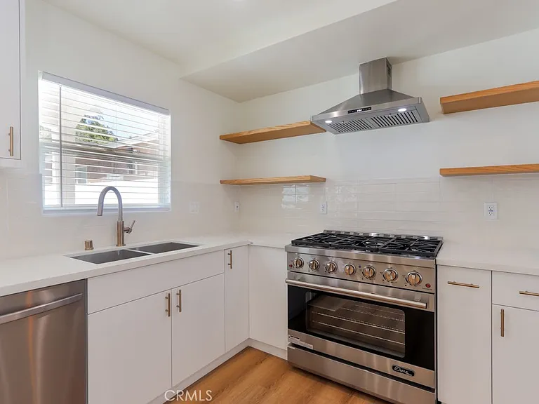 5221 E Willow — Photo 11
