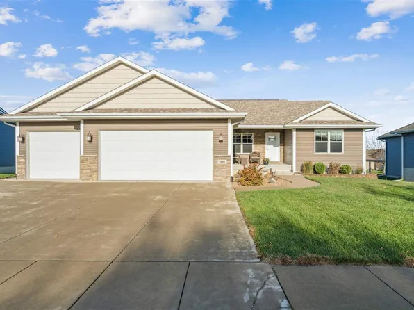 2095 Fieldcrest Ln, Ely, IA 52227