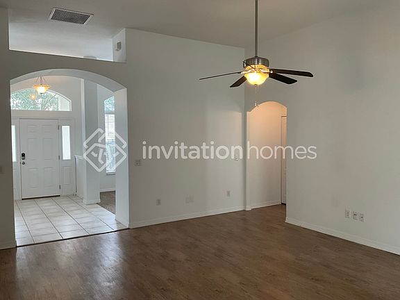 3rd image of 12 Acanthus Cir
