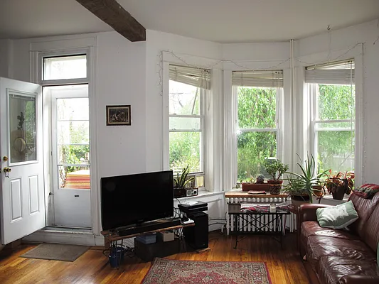 Rented by Stewart Harrison LLC | media 19