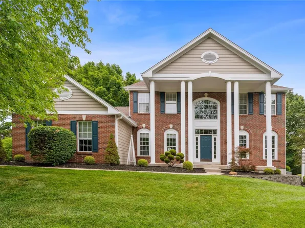 1039 Keystone Trail Dr, Chesterfield, MO 63005