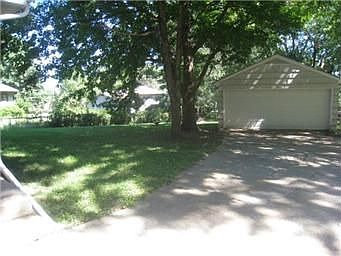 3rd image of 10605 Wallace Ave