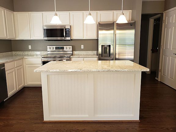 3rd image of 3638 Green Meadow Ln