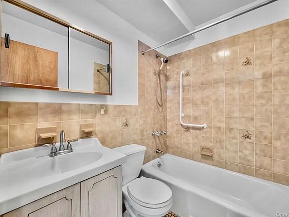 4th image of 1170 Ellsworth Ave Floor 1