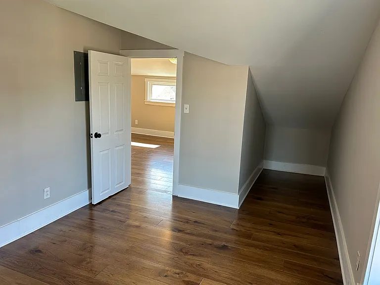 176 N Broadway #3 — Photo 20