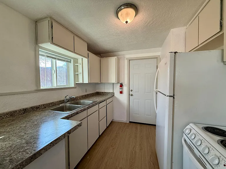 You Don't Want To Miss This Home That Is Walking Distance From Downtown Redmond!! — Photo 3