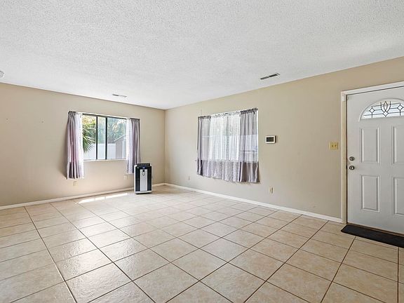 3rd image of 1331 Turkey Ridge Rd. #C