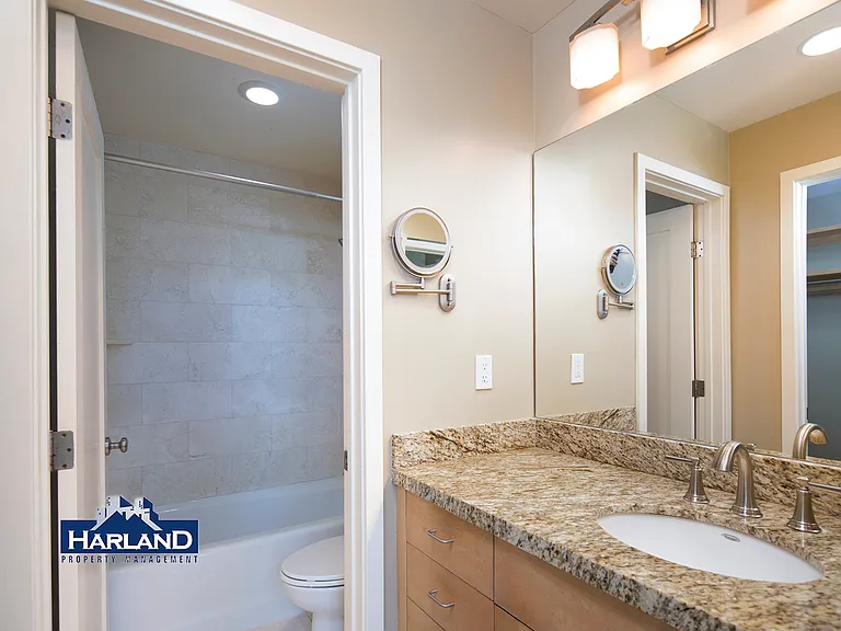 3528-3538 Indiana St #3528 — Photo 6
