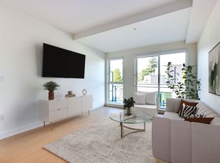422 E 3rd St #564, North Vancouver, BC
