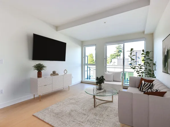 422 E 3rd St #564, North Vancouver, BC V7L 1E6