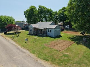 404 McMurtrey St, Saint Joseph, TN 38481