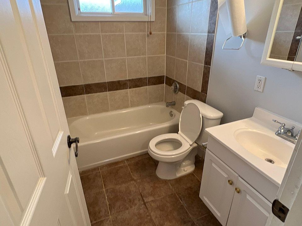 8526 Old Bonhomme Rd, Saint Louis, MO 63132 Zillow