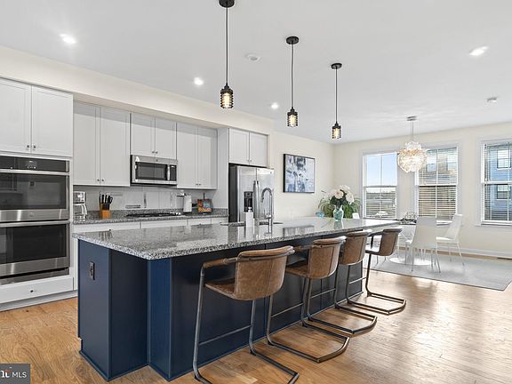 2nd image of 8107 Zoe Pl