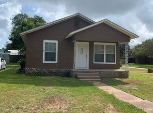 1046 15th St, Hempstead, TX 77445