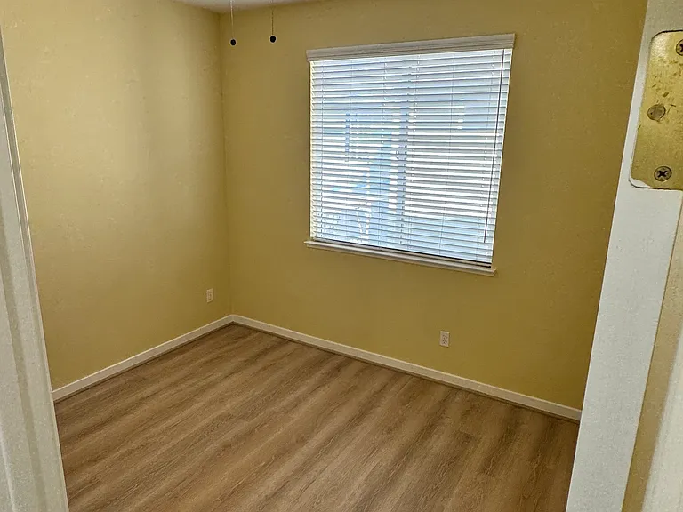 1383 Carlsbad Dr — Photo 16