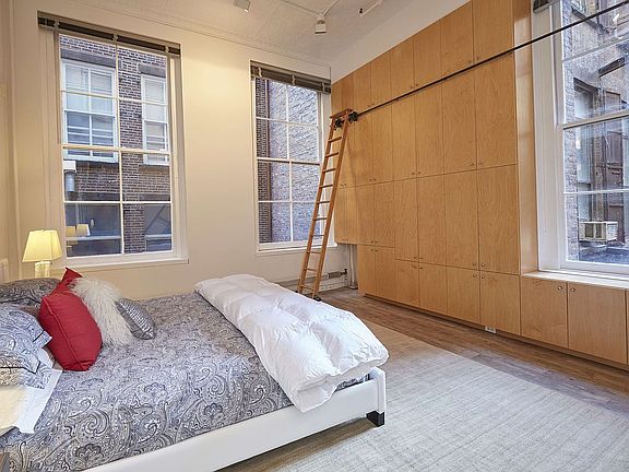 5th image of 38 White St #2NDFLOOR